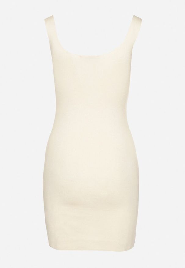 Born2be - Beżowa Dopasowana Sukienka ze Sznurowaniem przy Dekolcie Tilawena. Okazja: na co dzień. Kolor: beżowy. Typ sukienki: oversize. Styl: elegancki, casual