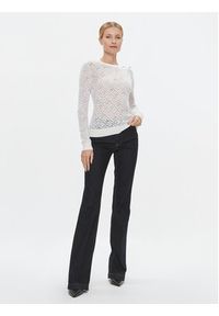 Guess Sweter W4RR28 Z3C90 Biały Slim Fit. Kolor: biały. Materiał: syntetyk