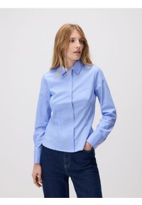 Reserved - Koszula slim fit w paski - jasnoniebieski. Kolor: niebieski. Materiał: tkanina, bawełna. Wzór: paski