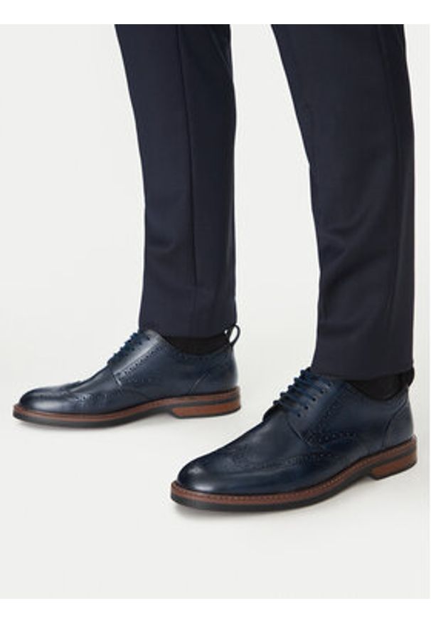 Clarks Półbuty Aldwin Limit 26178471 Granatowy. Kolor: niebieski. Materiał: skóra