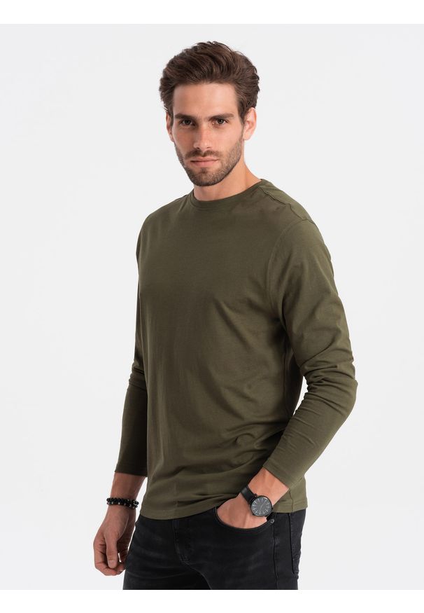 Ombre Clothing - Męski longsleeve BASIC z okrągłym dekoltem - ciemnooliwkowy V7. Kolor: oliwkowy. Materiał: materiał, bawełna. Długość rękawa: długi rękaw. Wzór: gładki, jednolity. Styl: klasyczny
