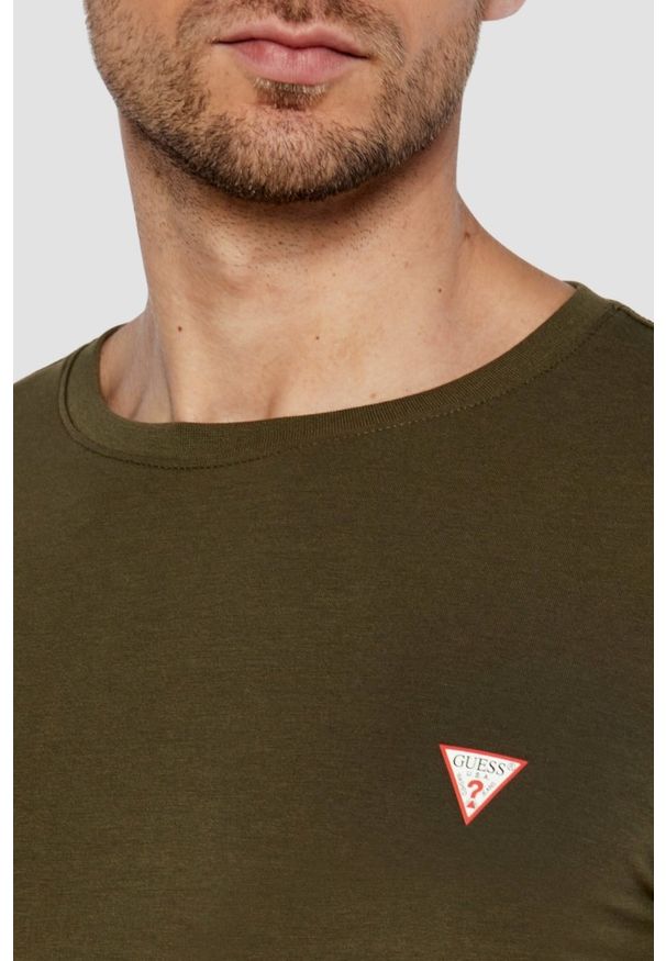 Guess - GUESS Zielony męski t-shirt z okrągłym dekoltem, Rozmiar XXL. Okazja: na co dzień. Kolor: zielony. Materiał: bawełna, materiał, elastan. Długość rękawa: krótki rękaw. Długość: krótkie. Styl: casual