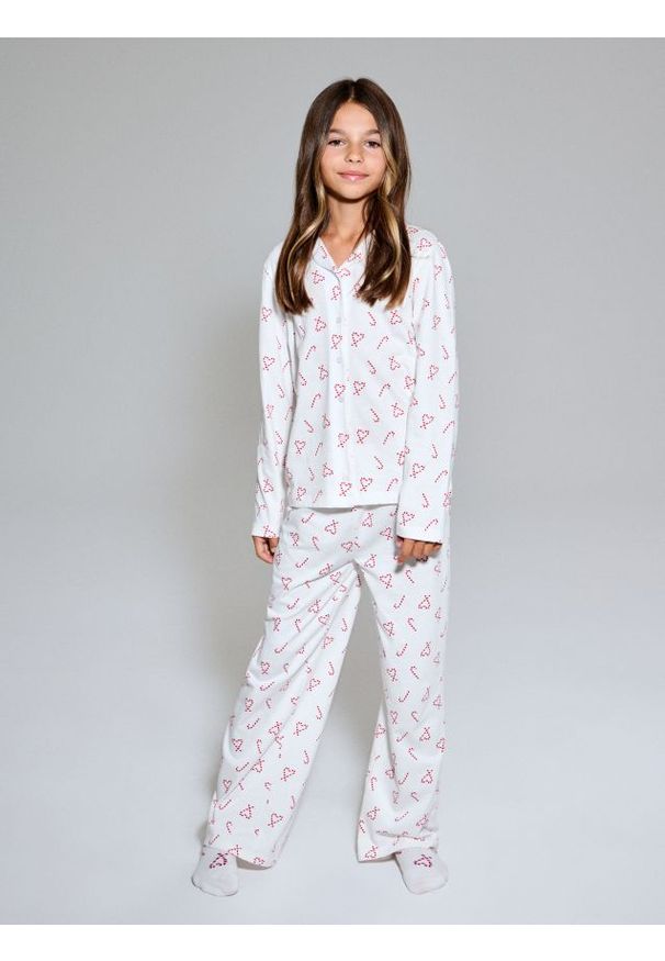 Sinsay - Świąteczna piżama dwuczęściowa z nadrukiem lasek cukrowych - kremowy. Kolor: kremowy. Wzór: nadruk. Styl: wizytowy