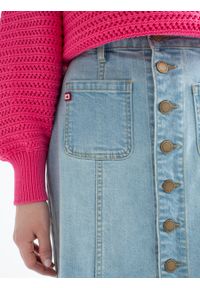Big-Star - Spódnica damska jeansowa zapinana na guziki jasnoniebieska Almra 299. Kolor: niebieski. Materiał: jeans. Styl: klasyczny #3