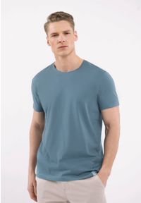 Volcano - Bawełniana koszulka T-BASIC. Kolekcja: plus size. Kolor: niebieski. Materiał: bawełna. Długość rękawa: krótki rękaw. Długość: krótkie. Styl: klasyczny #1