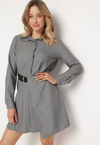 Born2be - Szara Sukienka Koszulowa z Plisowanym Asymetrycznym Dołem z Paskiem Vattea. Kolor: szary. Typ sukienki: asymetryczne, koszulowe #1