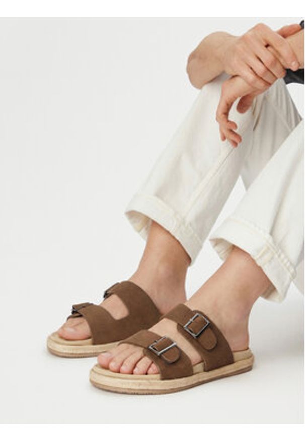 Quiksilver Klapki CEO-CROSSJACK-01 Brązowy. Kolor: brązowy. Materiał: materiał