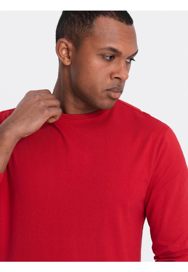 Ombre Clothing - Longsleeve męski BASIC z okrągłym dekoltem - czerwony V5 - Rozmiar: XL. Kolor: czerwony. Materiał: materiał, bawełna. Długość rękawa: długi rękaw. Wzór: gładki, jednolity. Styl: klasyczny