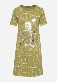 Born2be - Jasnozielona Bawełniana Sukienka o T-shirtowym Kroju z Ozdobnym Nadrukiem Feviressa. Okazja: na co dzień. Kolor: zielony. Materiał: bawełna. Długość rękawa: krótki rękaw. Wzór: nadruk. Sezon: lato. Styl: elegancki, casual #4