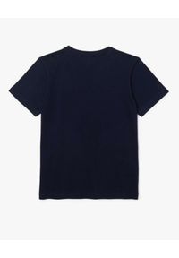 Lacoste - LACOSTE - Granatowa koszulka z logo. Kolor: niebieski. Materiał: prążkowany, bawełna. Wzór: kolorowy