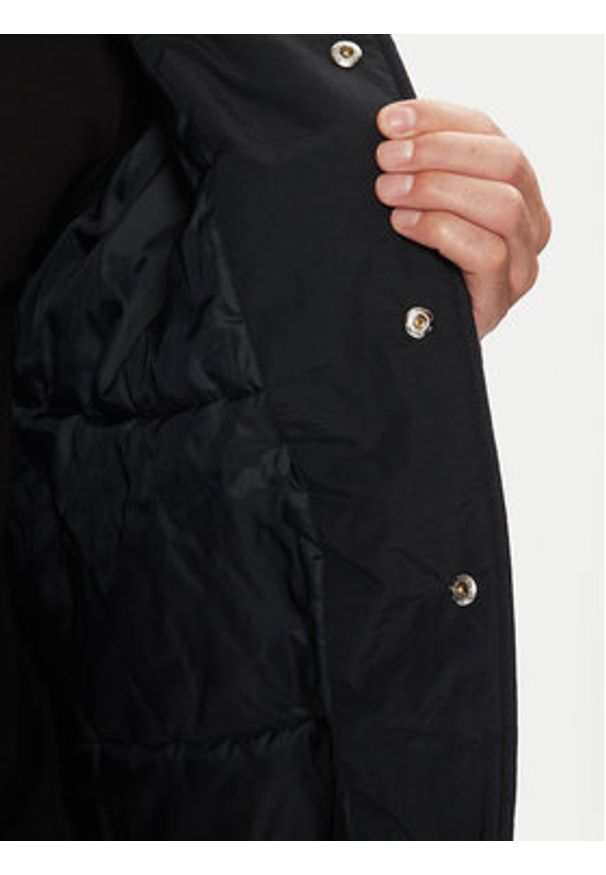 Converse Kurtka bomber Varsity 10026976-A01 Czarny Regular Fit. Kolor: czarny. Materiał: syntetyk