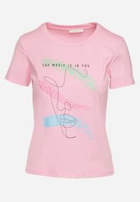 Born2be - Różowy Bawełniany T-shirt z Ozdobnym Nadrukiem Rionea. Okazja: na co dzień. Kolor: różowy. Materiał: bawełna. Wzór: nadruk. Styl: klasyczny, casual, elegancki #4