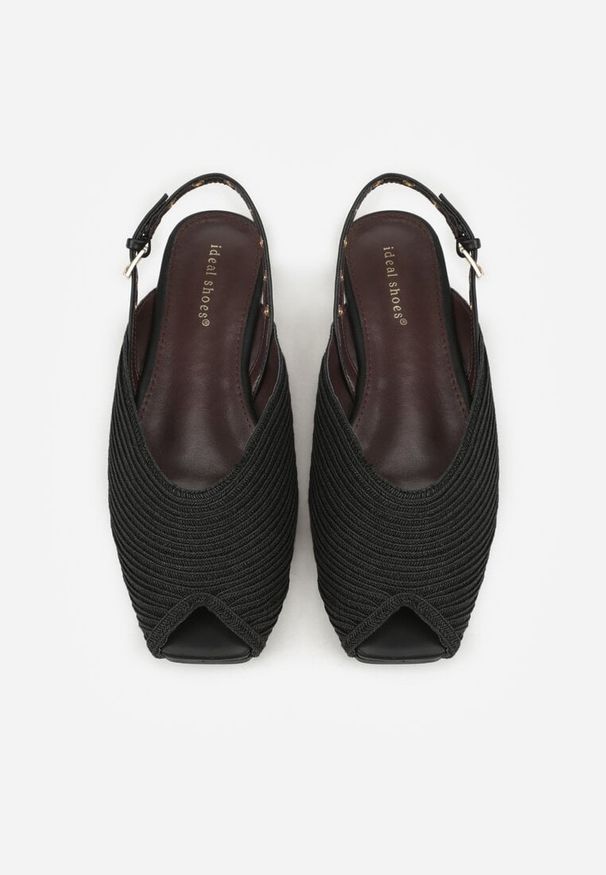 Born2be - Czarne Sandały Ozdobione Plecionką i Aplikacjai Hellia. Okazja: na co dzień. Zapięcie: sprzączka. Kolor: czarny. Materiał: jeans. Wzór: aplikacja. Sezon: lato. Styl: klasyczny, casual, elegancki