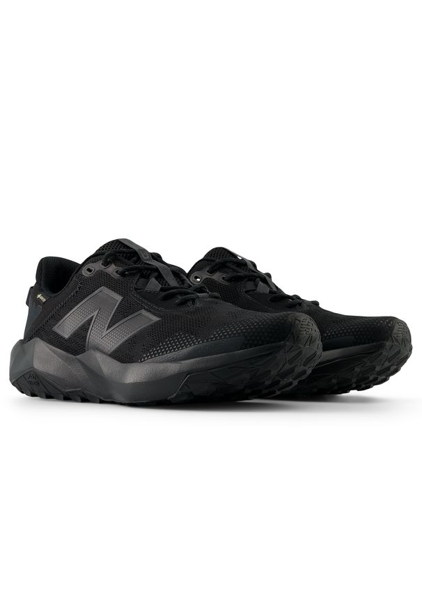 Buty męskie New Balance DynaSoft Nitrel v6 Gore-Tex MTNTRGB6 – czarne. Kolor: czarny. Materiał: syntetyk, materiał. Szerokość cholewki: normalna. Technologia: Gore-Tex. Sport: fitness, bieganie