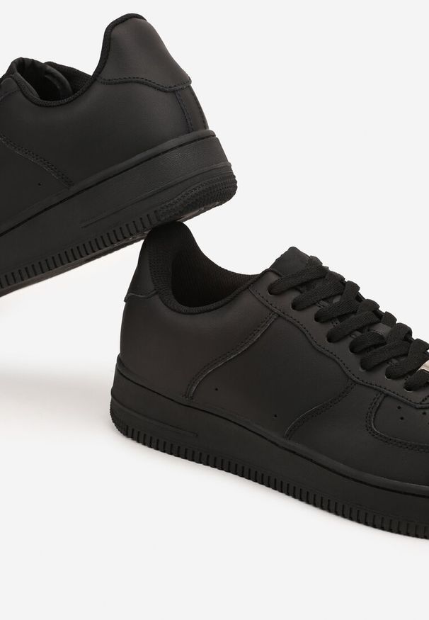 Born2be - Czarne Buty Sportowe Sneakersy ze Skóry Naturalnej z Perforacją Solnelisse. Okazja: na co dzień. Kolor: czarny. Materiał: skóra