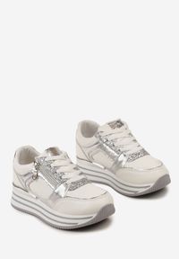 Born2be - Biało-Srebrne Sneakersy na Platformie Ozdobione Brokatem i Suwakiem Heliaza. Nosek buta: okrągły. Zapięcie: sznurówki. Kolor: biały. Materiał: materiał. Wzór: aplikacja. Obcas: na platformie. Wysokość obcasa: niski #6