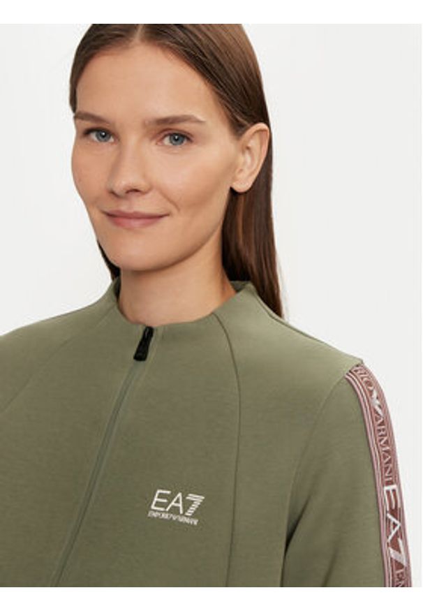 EA7 Emporio Armani Dres 6DTV51 TJUXZ 1898 Zielony Regular Fit. Kolor: zielony. Materiał: syntetyk, bawełna