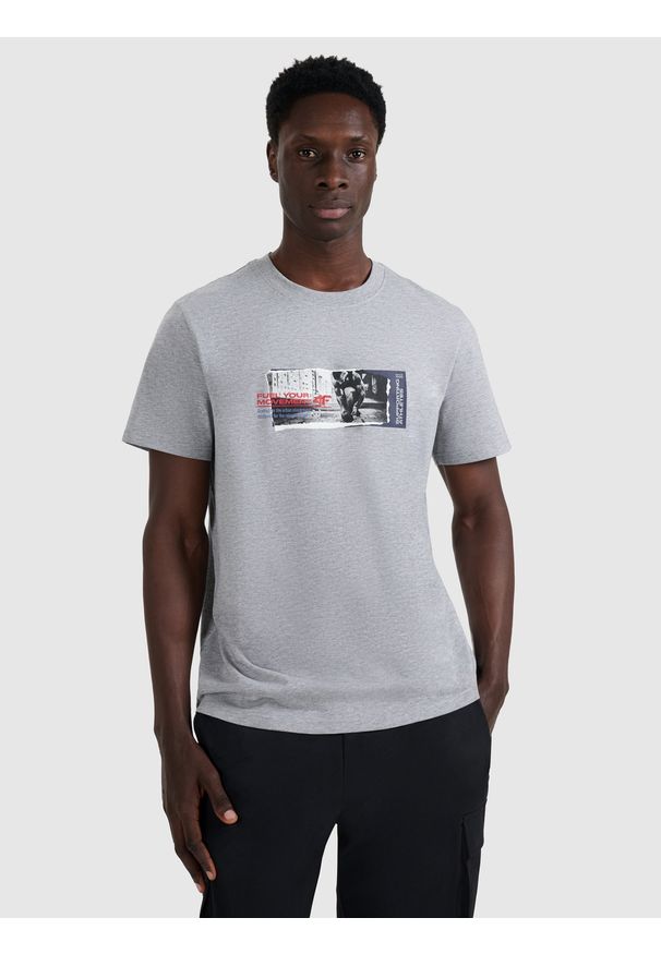 4f - 4F T-shirt regular z nadrukiem męski - szary S. Okazja: na co dzień. Kolor: szary. Materiał: materiał, bawełna. Wzór: nadruk. Styl: casual