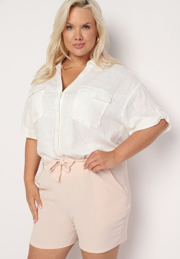 Born2be - Beżowe Szorty Typu Bermudy z Wysokim Stanem z Gumką w Pasie i Wiązaniem Seviiana. Okazja: na co dzień. Stan: podwyższony. Kolekcja: plus size. Kolor: beżowy. Materiał: koronka, materiał. Wzór: koronka. Sezon: lato. Styl: elegancki, casual