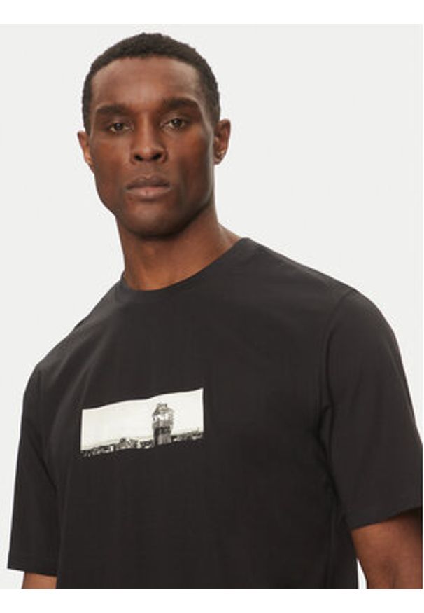 Jack & Jones T-Shirt Pacer Photo 12273775 Czarny Relaxed Fit. Kolor: czarny. Materiał: bawełna