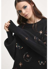 medicine - Medicine sweter damski kolor czarny ciepły. Kolor: czarny. Długość rękawa: długi rękaw. Długość: długie. Wzór: aplikacja. Styl: klasyczny #4