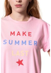 Wrangler - WRANGLER T SHIRT DAMSKI SUMMER TEE ROSE SHADOW W7366EVS8 112130998. Wzór: napisy