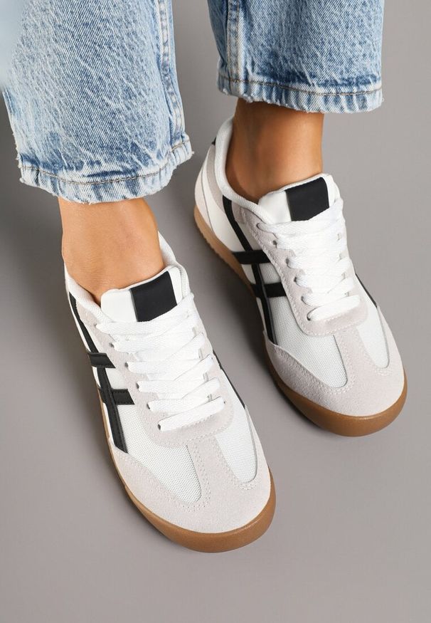 Born2be - Biało-Czarne Sneakersy w Stylu Kultowych Tenisówek Ilissena. Okazja: na co dzień. Kolor: biały. Szerokość cholewki: normalna. Obcas: na płaskiej podeszwie