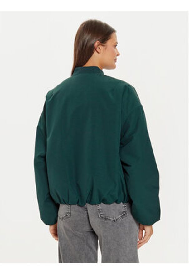 only - ONLY Kurtka bomber Holly 15322124 Zielony Loose Fit. Kolor: zielony. Materiał: syntetyk