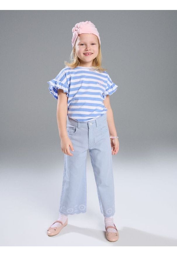 Sinsay - Jeansy wide leg z haftem - niebieski. Kolor: niebieski. Wzór: haft