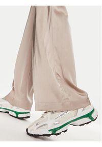Munthe Spodnie materiałowe Ohara 242141224230 Beżowy Loose Fit. Kolor: beżowy. Materiał: wiskoza