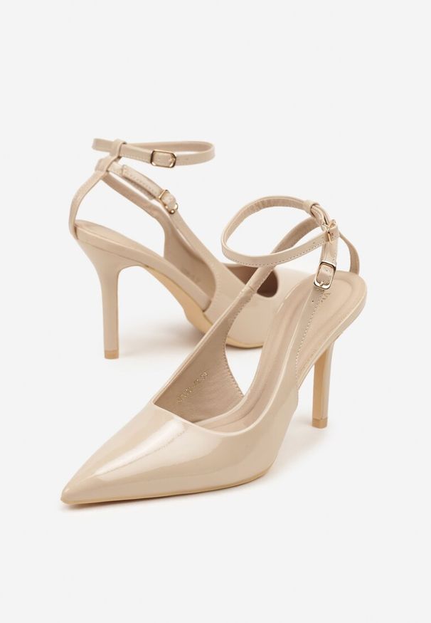 Renee - Beżowe Sandały Lakierowane Vices na Szpilce Typu Slingback Dolenita. Okazja: na co dzień, na spacer. Nosek buta: szpiczasty. Zapięcie: sprzączka. Kolor: beżowy. Materiał: lakier. Sezon: lato. Obcas: na szpilce. Styl: klasyczny, casual