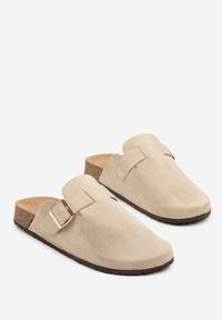 Renee - Beżowe Klapki Chodaki Ozdobione Paskami z Klamrami Silamia. Okazja: na co dzień. Kolor: beżowy. Materiał: jeans. Wzór: aplikacja. Styl: casual #5