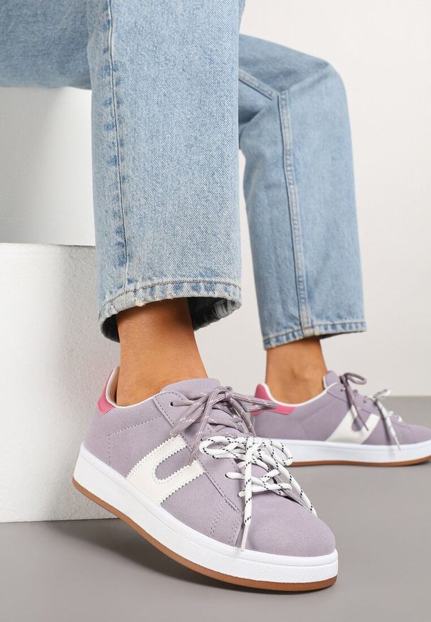 Born2be - Fioletowe Sneakersy z Geometrycznym Wzorem Telawiela. Okazja: na co dzień. Kolor: fioletowy. Wzór: geometria
