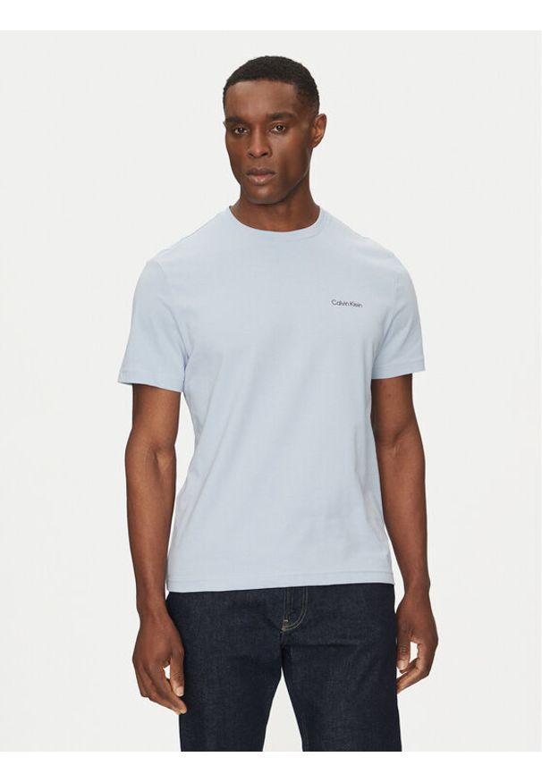 Calvin Klein T-Shirt Linear Box Logo K10K114152 Błękitny Regular Fit. Kolor: niebieski. Materiał: bawełna