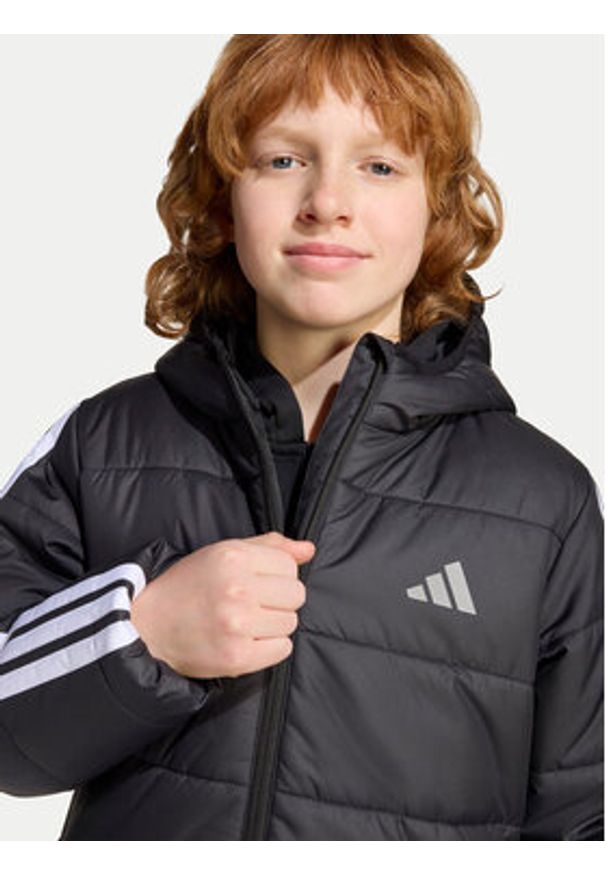 Adidas - adidas Kurtka zimowa Essentials 3-Stripes JL7402 Czarny Regular Fit. Kolor: czarny. Materiał: syntetyk. Sezon: zima
