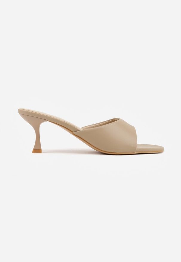 Renee - Ciemnobeżowe Klapki Peep Toe na Niskiej Szpilce Carinatia. Okazja: na co dzień. Nosek buta: otwarty. Kolor: beżowy. Materiał: jeans. Styl: casual, elegancki
