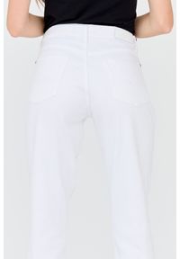 7 FOR ALL MANKIND Białe jeansy damskie Josefina. Kolor: biały. Styl: vintage #6