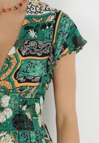 Born2be - Zielona Sukienka Maxi z Wiskozy z Gumką w Talii i Guzikami Nyllu. Kolor: zielony. Materiał: wiskoza. Wzór: aplikacja. Długość: maxi #2