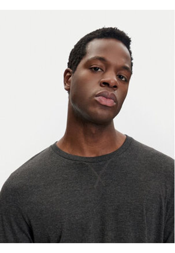 Brave Soul Longsleeve MLT-69PRAGUEM Szary Regular Fit. Kolor: szary. Materiał: bawełna. Długość rękawa: długi rękaw