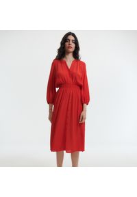 Reserved - Sukienka midi z wiskozy - Czerwony. Kolor: czerwony. Materiał: wiskoza. Długość: midi #1