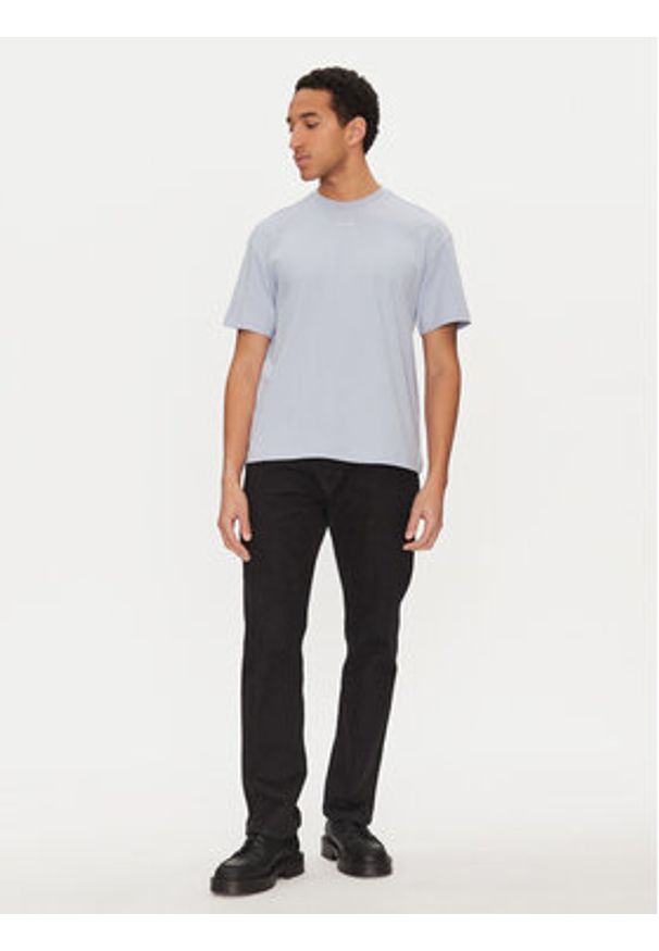 Calvin Klein T-Shirt Nano Logo K10K112487 Niebieski Regular Fit. Kolor: niebieski. Materiał: bawełna