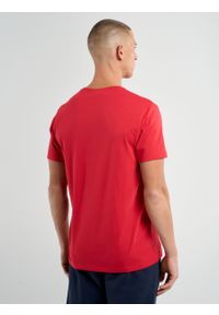Big-Star - Koszulka męska z krótkim rękawem z logo BIG STAR czerwona Brunomi 603. Kolor: czerwony. Materiał: jeans, dzianina. Długość rękawa: krótki rękaw. Długość: krótkie. Wzór: nadruk. Styl: klasyczny, elegancki