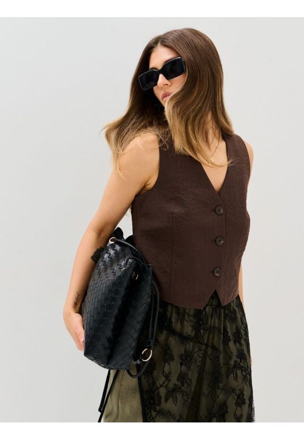 Sinsay - Klasyczna wiskozowa kamizelka garniturowa - brązowy. Kolor: brązowy. Materiał: wiskoza. Styl: klasyczny