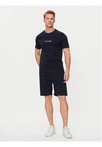 Guess Szorty materiałowe Noah M4GD14 WG3QA Granatowy Slim Fit. Kolor: niebieski. Materiał: bawełna #5