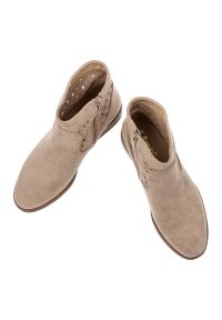 Beżowe Botki S.Barski Stylowe Obuwie Damskie. Okazja: na co dzień. Kolor: beżowy. Materiał: zamsz, materiał. Szerokość cholewki: normalna. Wzór: ażurowy. Obcas: na obcasie. Styl: elegancki. Wysokość obcasa: średni #5