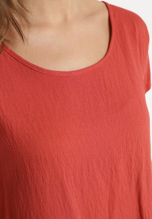 Born2be - Czerwona Rozkloszowana Wiskozowa Sukienka Trivoria. Okazja: na co dzień. Kolor: czerwony. Materiał: wiskoza. Długość rękawa: krótki rękaw. Typ sukienki: rozkloszowane. Styl: casual, elegancki