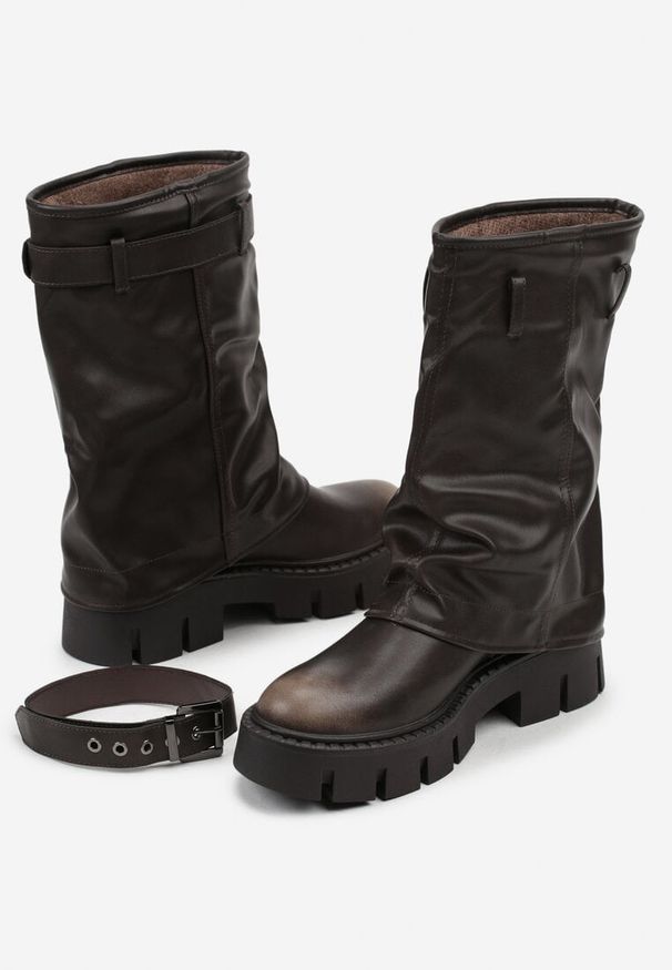 Renee - Brązowe Botki Biker Boots z Cholewką Imitującą Nogawkę z Klamerką Veresta. Kolor: brązowy. Materiał: koronka. Szerokość cholewki: normalna. Wzór: aplikacja