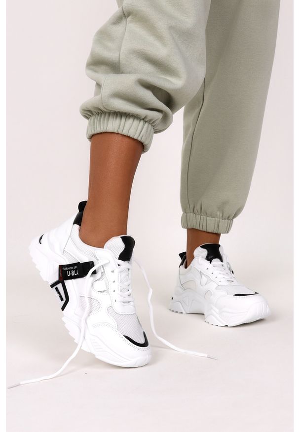 Casu - Białe buty sportowe sneakersy sznurowane casu 20f5/b. Kolor: wielokolorowy, biały, czarny. Materiał: skóra ekologiczna, materiał. Szerokość cholewki: normalna. Sezon: wiosna