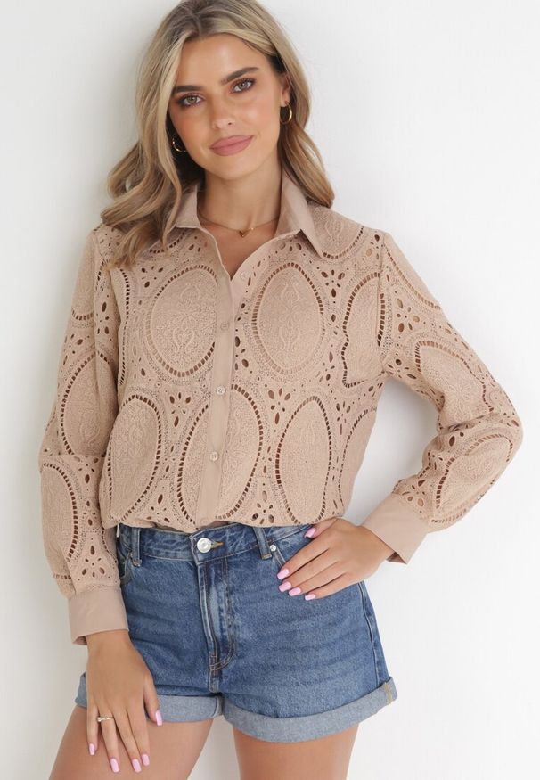 Born2be - Beżowa Koszula Koronkowa Coillie. Kolor: beżowy. Materiał: koronka. Długość rękawa: długi rękaw. Długość: długie. Styl: klasyczny