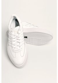 adidas Originals - Buty skórzane Sleek Super 72. Nosek buta: okrągły. Zapięcie: sznurówki. Kolor: biały. Materiał: skóra. Obcas: na obcasie. Wysokość obcasa: średni #2